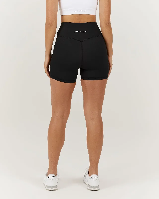 BALANCE LIVE SHORTS - BLACK