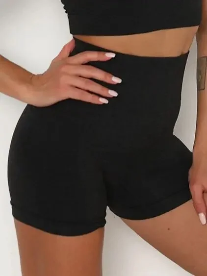 Black shorts / S